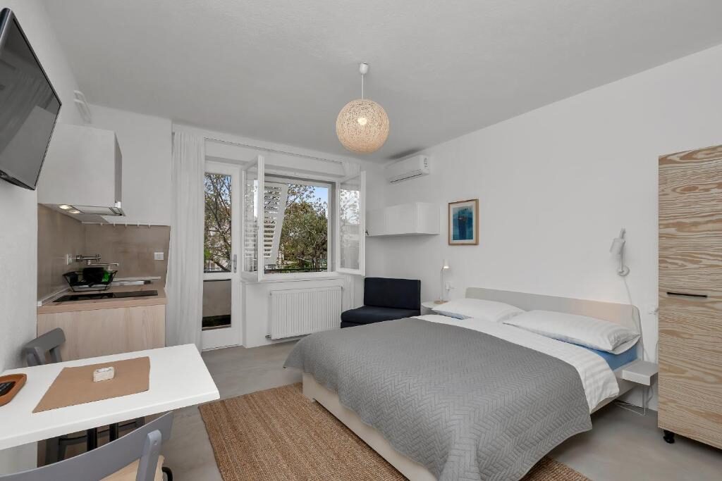 Studio with Balcony - Apartments & Rooms Rica